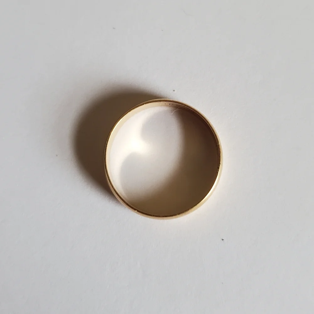 14K Gold Wedding Band Ring 4mm Width Size 7 - Picture 2 of 3